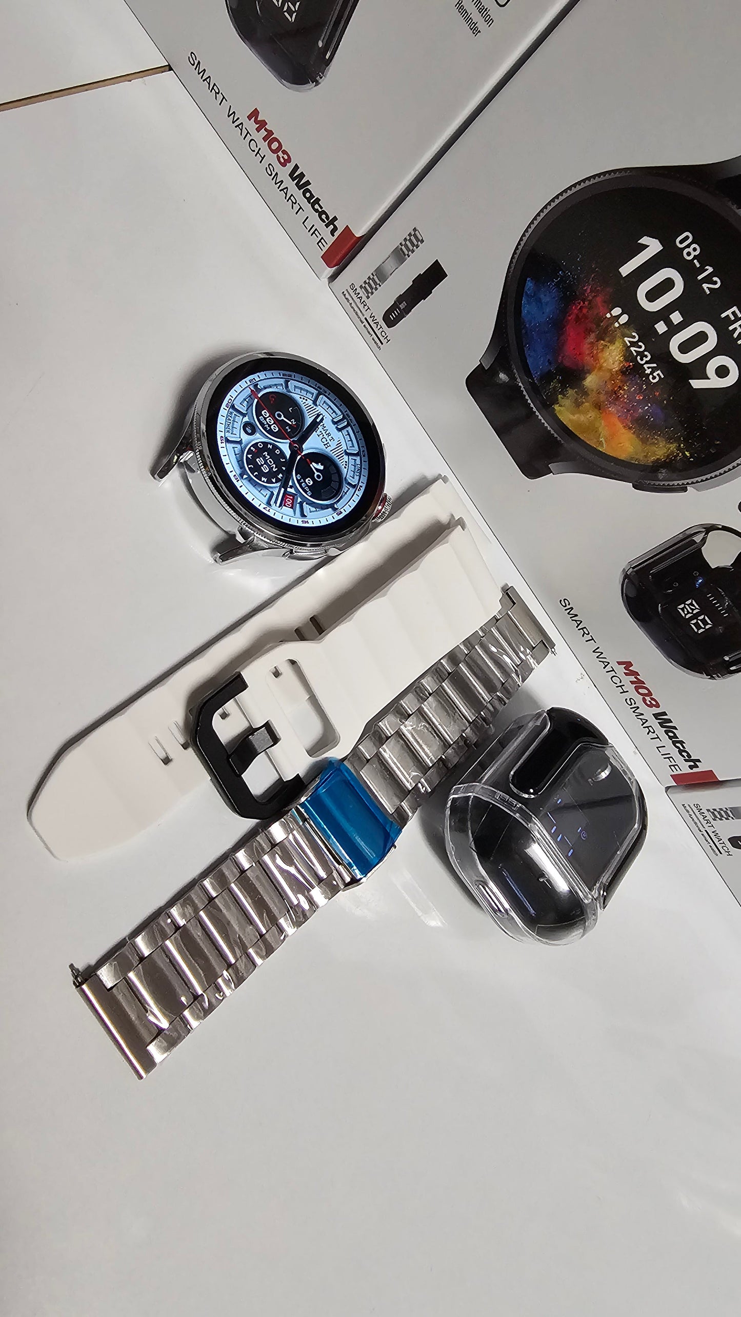 Smartwatch+ earphones+ 2 correas